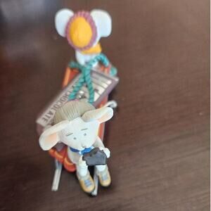 1996 Hallmark Keepsake Christmas Ornament Time For A Treat - Hershey - Mouse